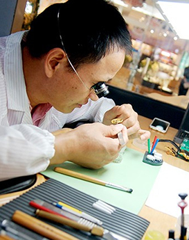 本杰明·托马斯-市中区欧米茄维修服务中心制表师